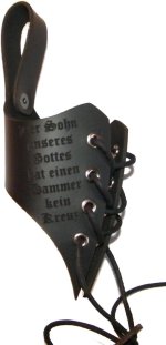 Wolfszeit Trinkhornhalter Flatter - Thor - aus echtem Leder graviert mit Mjölnir und Der Sohn unseres Gottes - in schwarz oder Natur